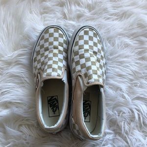 beige/light pink checkered vans